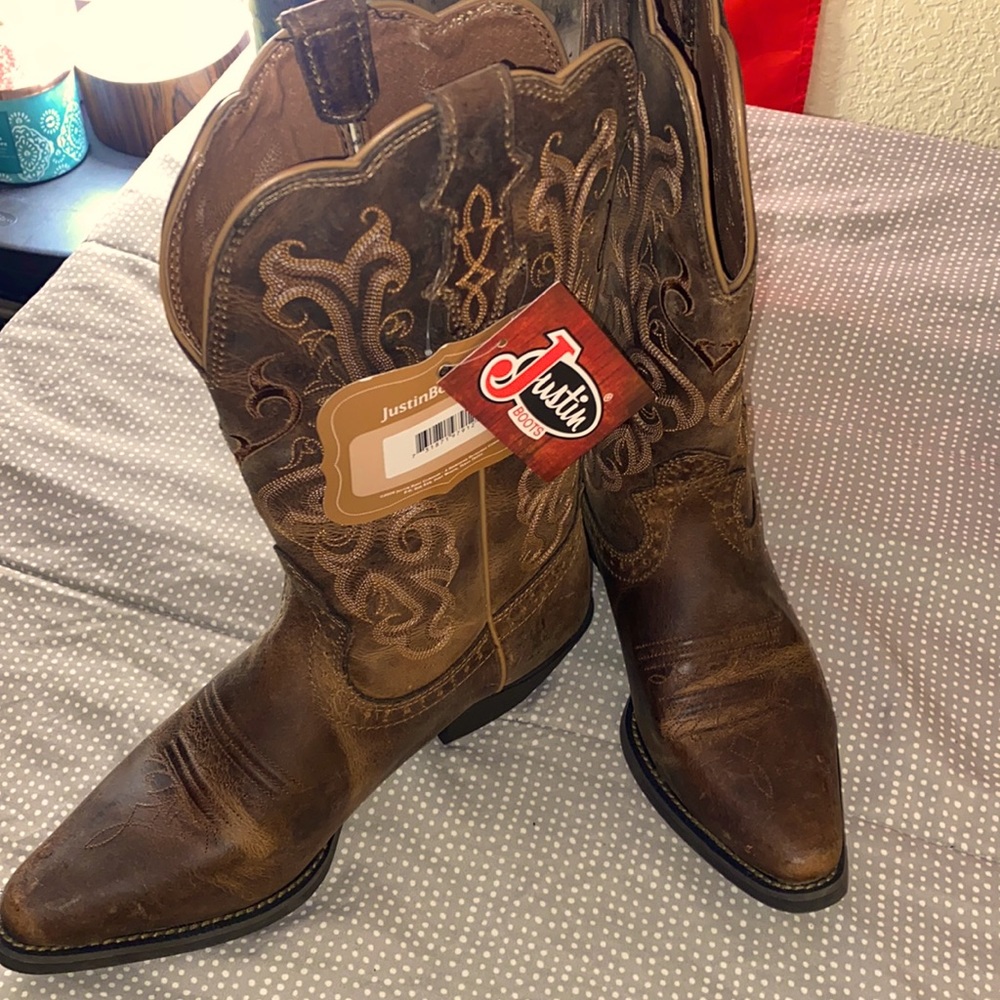 Brand new with tags. Women’s Justin’s boots. 8.5